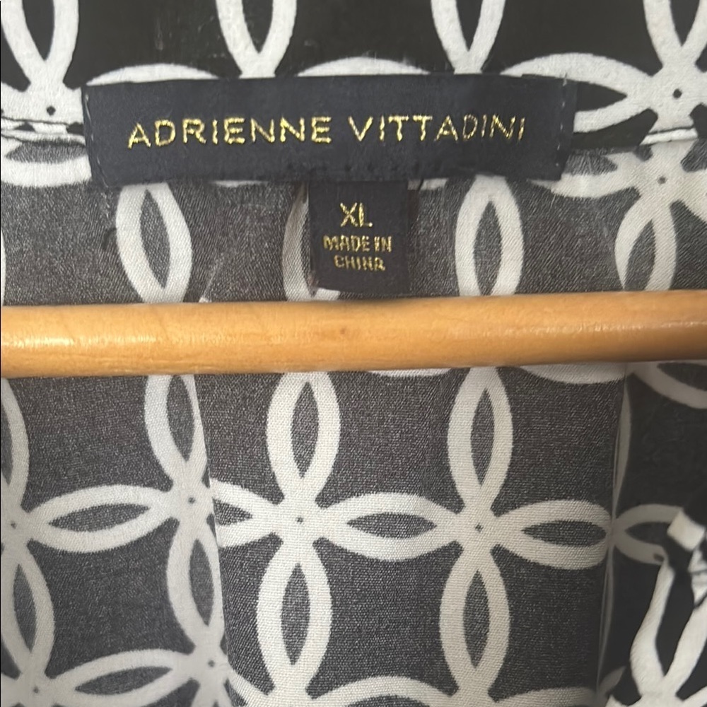 Adrienne Vittadini Black & White Geo Utility Blouse - XL - Roll Tab Sleeve - Picture 3 of 9